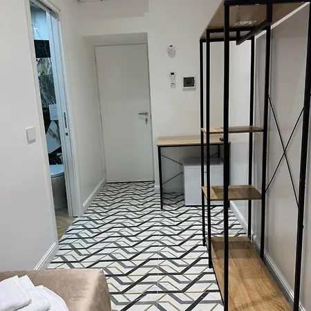 Maison Cairoli 3* נאפולי