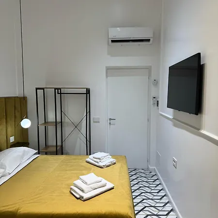 Maison Cairoli בית הארחה 3*